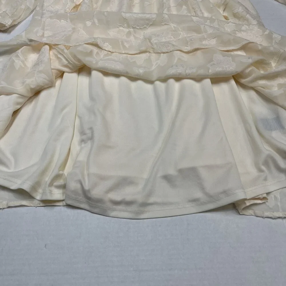 Torrid Dress 0 L Ivory Chiffon Textured Floral Mini Milkmaid Smocked Feminine‎